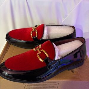 Luxurious Red and Black Loafers with Gold Accent